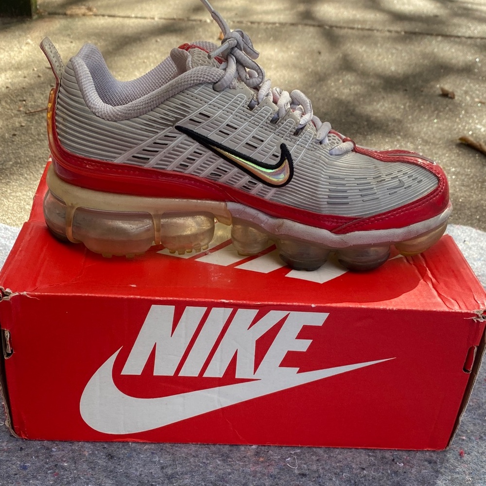 Nike Vapormax 360 Red/Iridescent